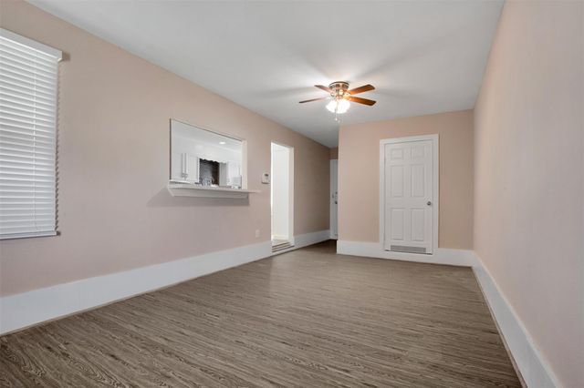 4826 Airport Boulevard, Houston, TX 77048