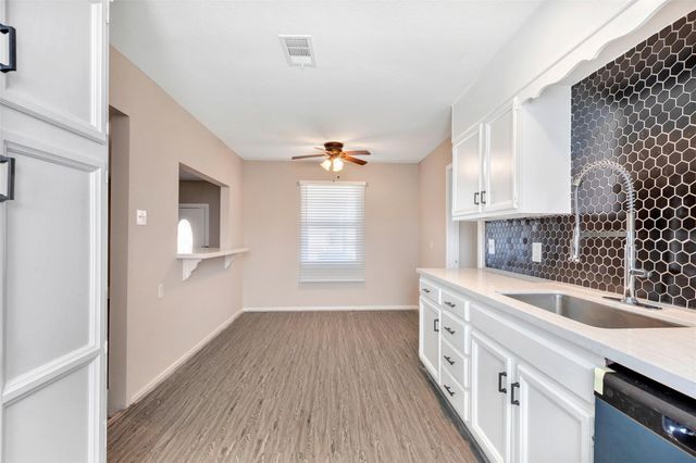 4826 Airport Boulevard, Houston, TX 77048