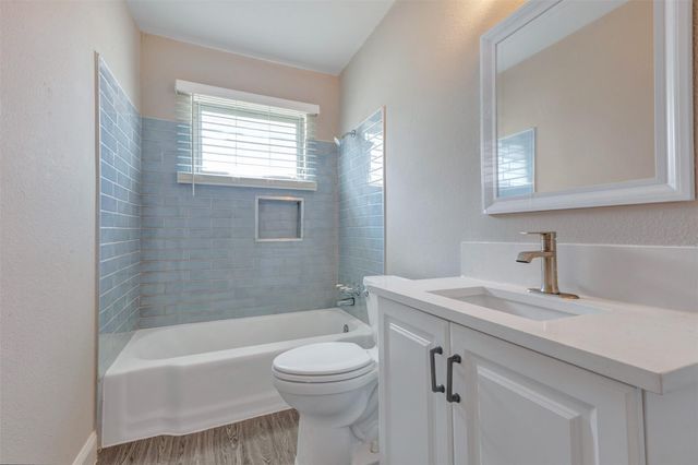 4826 Airport Boulevard, Houston, TX 77048