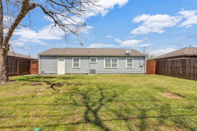4826 Airport Boulevard, Houston, TX 77048