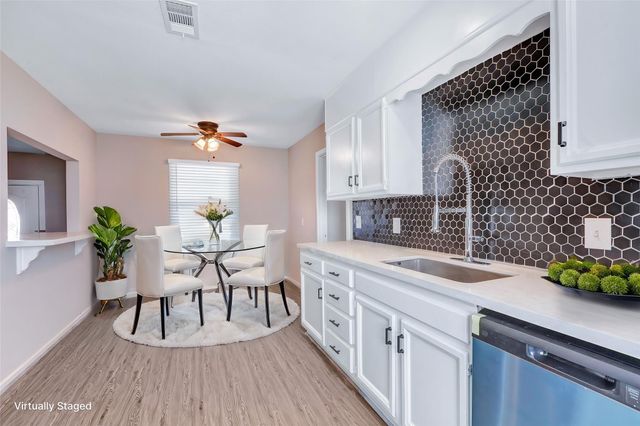 4826 Airport Boulevard, Houston, TX 77048