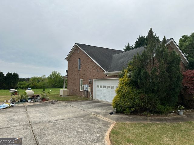 407 High Falls Road, Jackson, GA 30233
