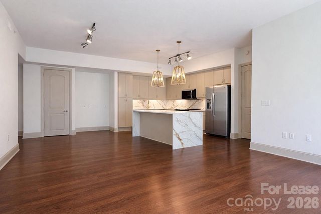 4620 Piedmont Row Drive, Charlotte, NC 28210