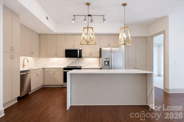4620 Piedmont Row Drive, Charlotte, NC 28210