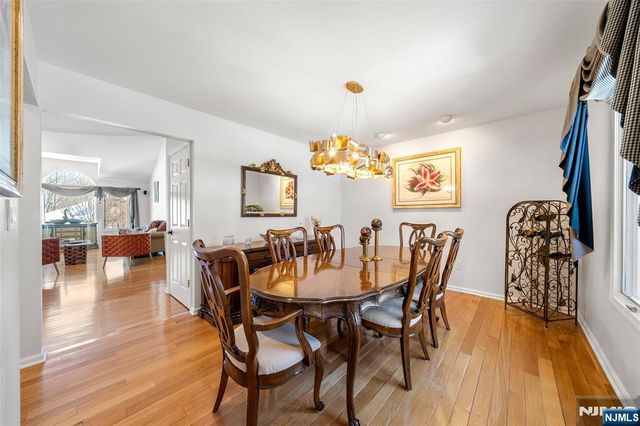 5 Lakeview Drive, Old Tappan, NJ 07675