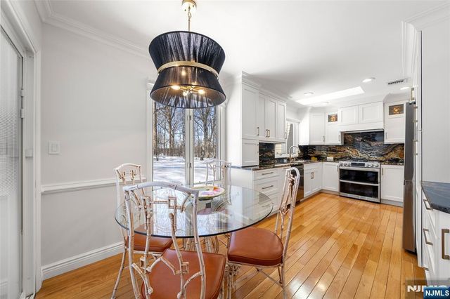 5 Lakeview Drive, Old Tappan, NJ 07675