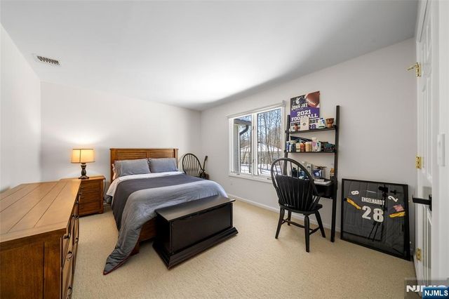 5 Lakeview Drive, Old Tappan, NJ 07675