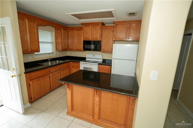 1607 W Bronze Drive, Pharr, TX 78577