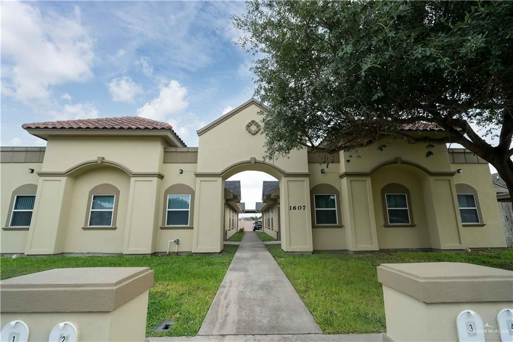 1607 W Bronze Drive, Pharr, TX 78577