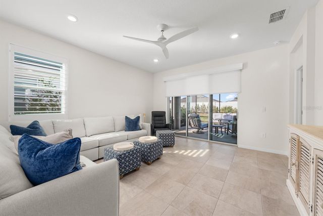 18244 CROPSIDE TRAIL, Bradenton, FL 34211