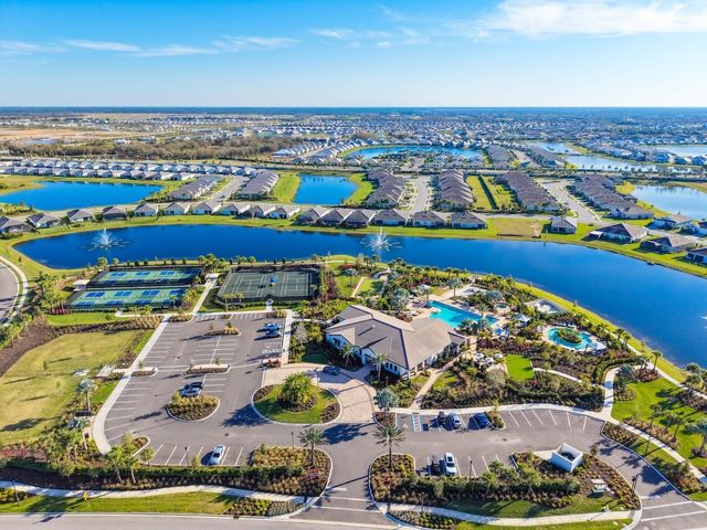 18244 CROPSIDE TRAIL, Bradenton, FL 34211