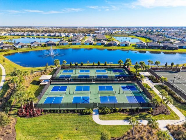 18244 CROPSIDE TRAIL, Bradenton, FL 34211