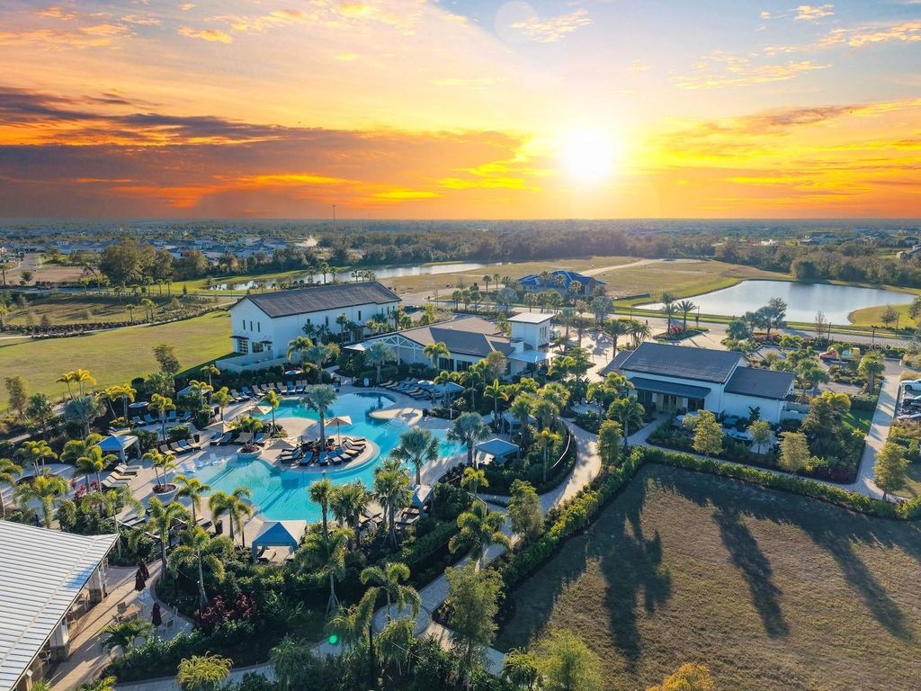 Image 2 of property listing at 18244 CROPSIDE TRAIL, Bradenton, FL 34211