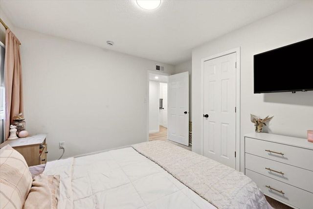 2644 AVENUE G, Council Bluffs, IA 51501
