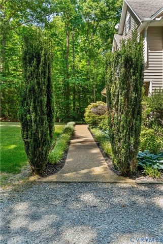 1830 Blackwood Dr, Maidens, VA 23102