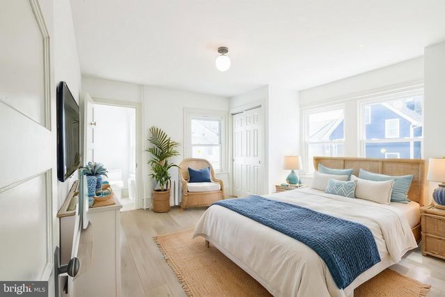 3 N SURREY AVE, Ventnor City, NJ 08406