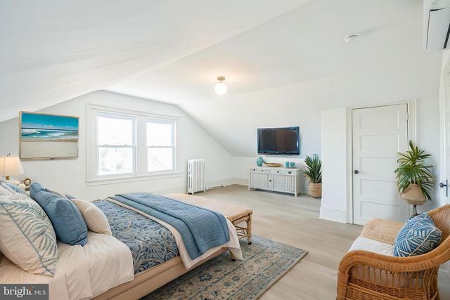 3 N SURREY AVE, Ventnor City, NJ 08406