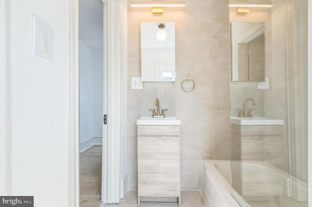 3 N SURREY AVE, Ventnor City, NJ 08406