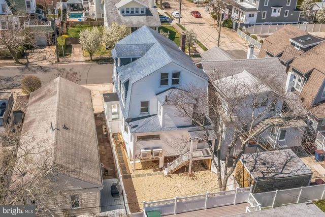 3 N SURREY AVE, Ventnor City, NJ 08406