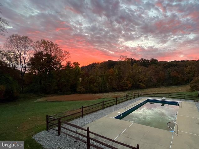 806 STABLERSVILLE RD, Parkton, MD 21120