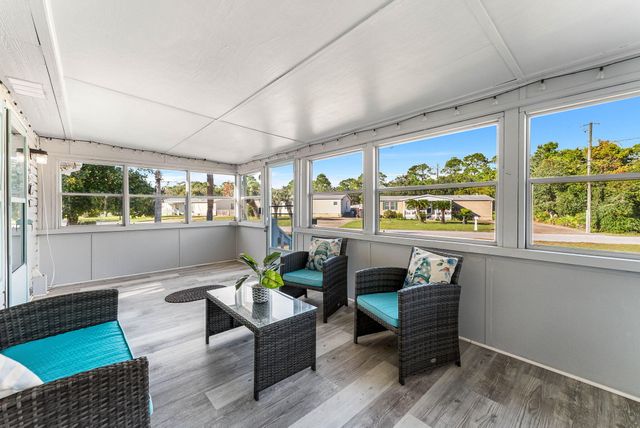 688 Malaga Place, Panama City Beach, FL 32413