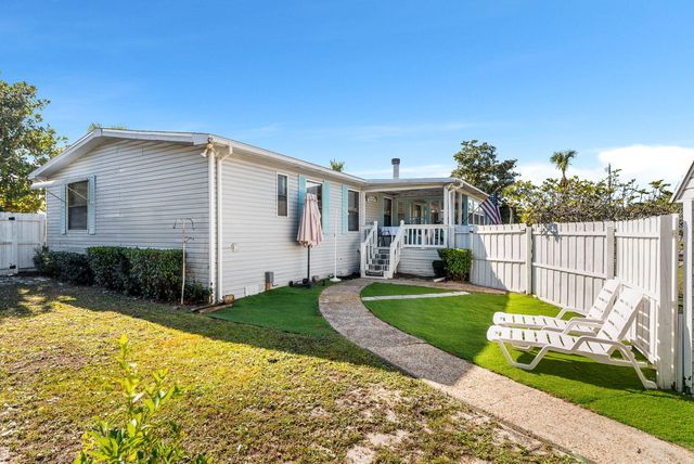 688 Malaga Place, Panama City Beach, FL 32413