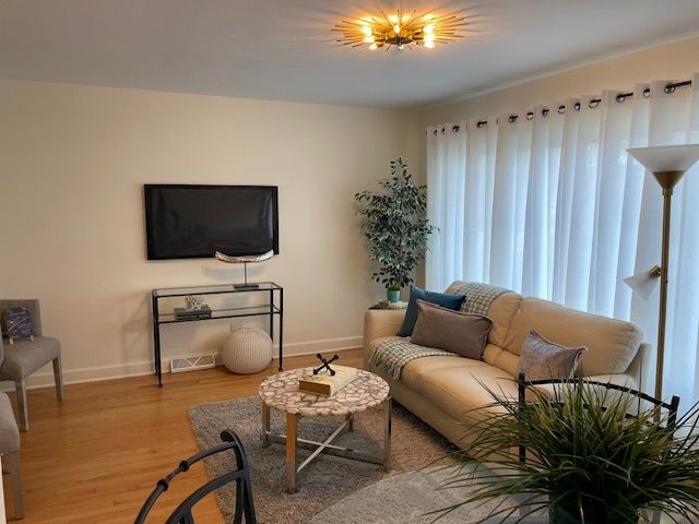 3809 W Wabansia Avenue, Chicago, IL 60647