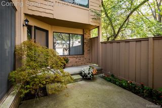 7118 Pebble Park Drive, West Bloomfield Charter Township, MI 48322