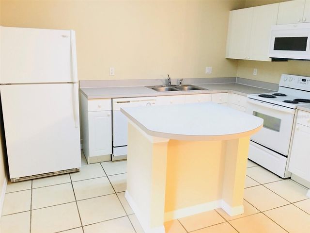 2764 CLUB CORTILE CIRCLE, Kissimmee, FL 34746
