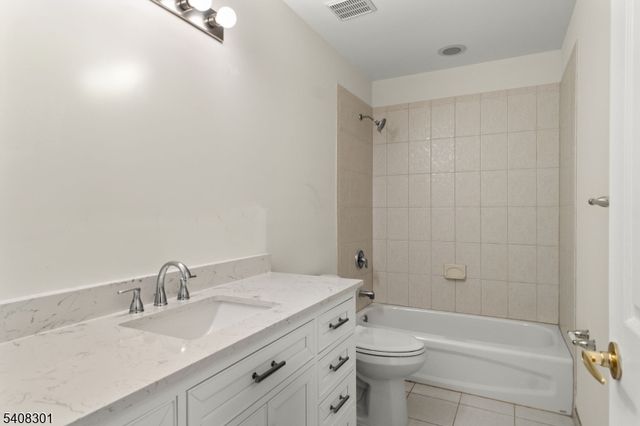 19 Winding Way, Hardyston Twp., NJ 07419