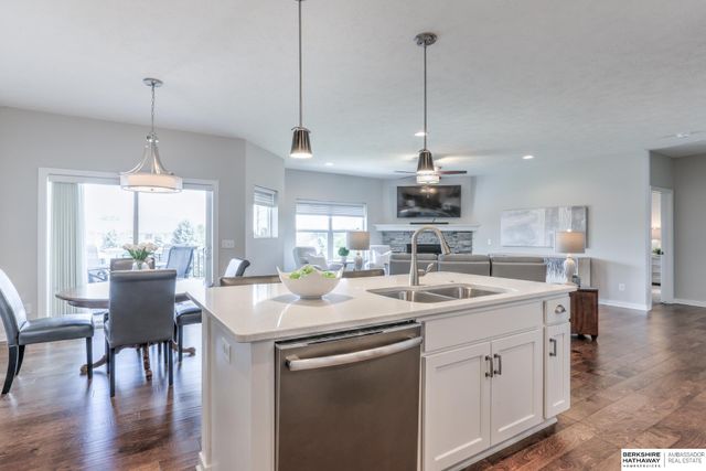 19318 Franklin Circle, Omaha, NE 68022