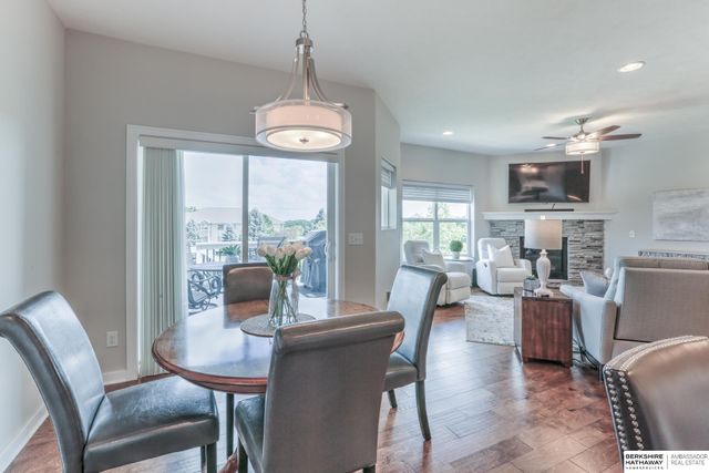 19318 Franklin Circle, Omaha, NE 68022