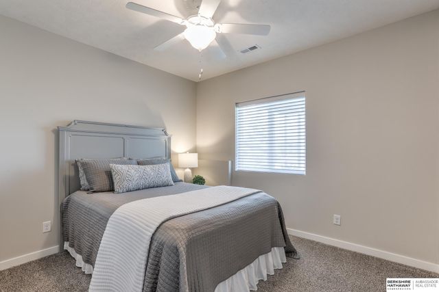 19318 Franklin Circle, Omaha, NE 68022