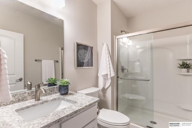19318 Franklin Circle, Omaha, NE 68022