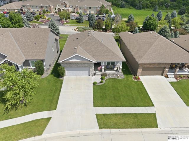 19318 Franklin Circle, Omaha, NE 68022