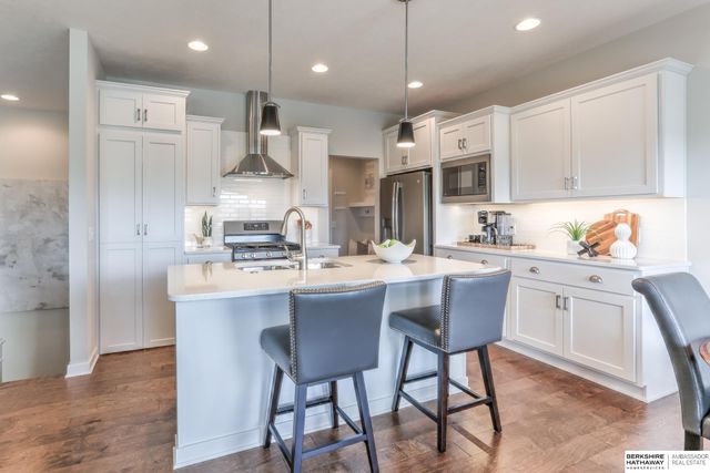 19318 Franklin Circle, Omaha, NE 68022