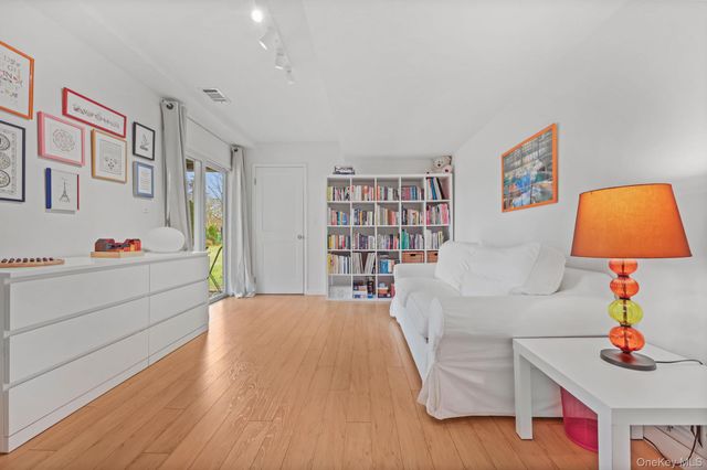 6 Jason Lane, Mamaroneck, NY 10543