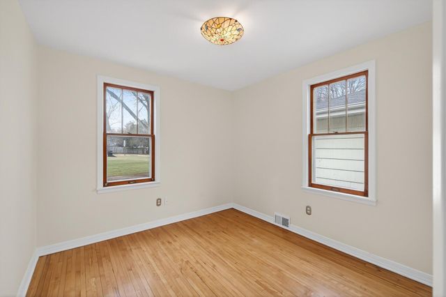 3900 Perry Avenue N, Robbinsdale, MN 55422