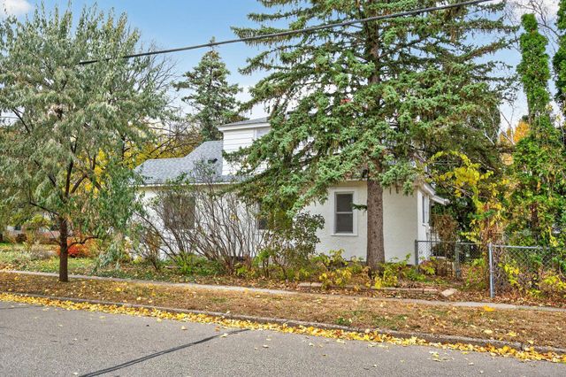 3900 Perry Avenue N, Robbinsdale, MN 55422