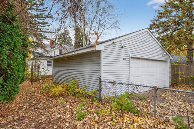 3900 Perry Avenue N, Robbinsdale, MN 55422