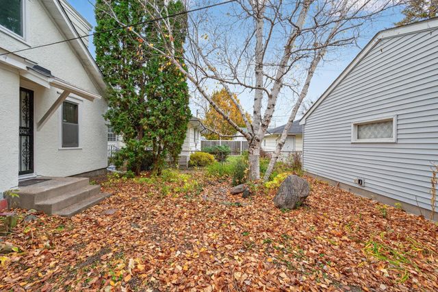 3900 Perry Avenue N, Robbinsdale, MN 55422