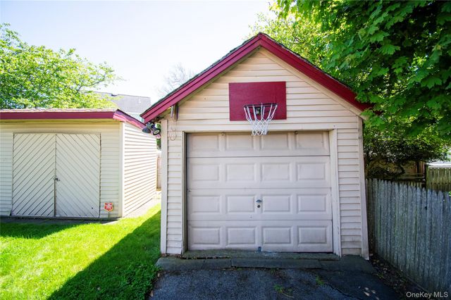 828 Jefferson Street, Baldwin, NY 11510