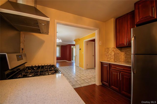 828 Jefferson Street, Baldwin, NY 11510