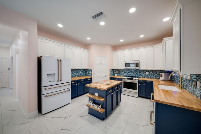 5815 ARBOR WOOD COURT, Bradenton, FL 34203