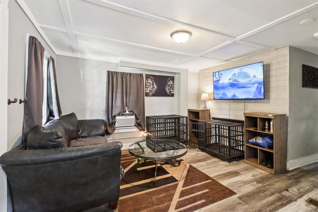 2514 Capitol Avenue, Des Moines, IA 50317