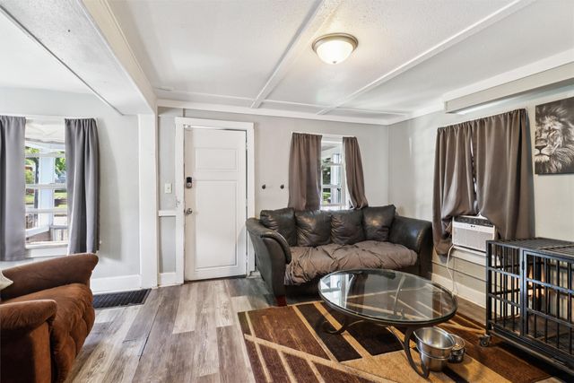 2514 Capitol Avenue, Des Moines, IA 50317
