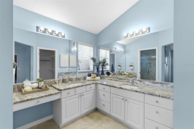 2415 MORVEN PARK WAY, The Villages, FL 32162