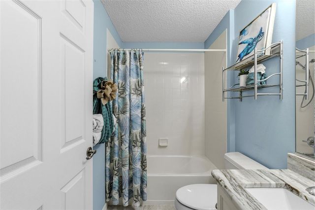 2415 MORVEN PARK WAY, The Villages, FL 32162