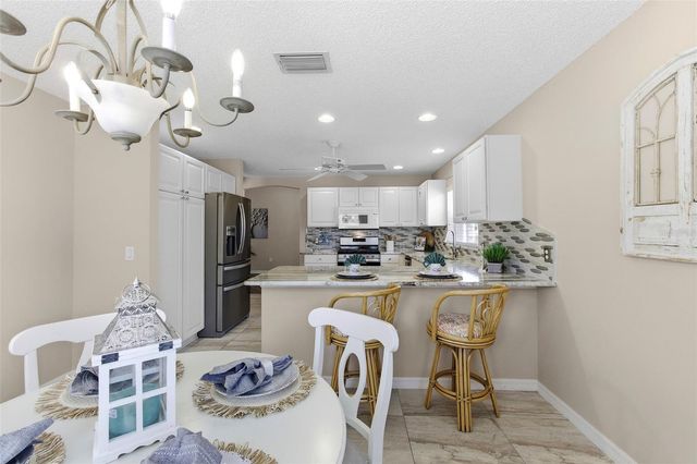 2415 MORVEN PARK WAY, The Villages, FL 32162