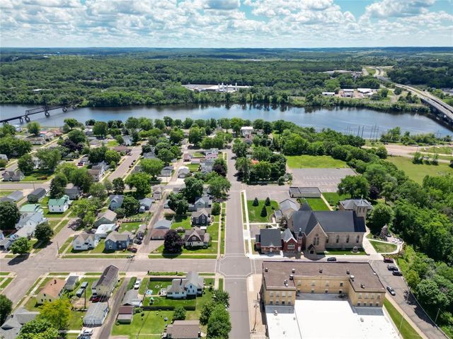 115 S Prairie Street, Chippewa Falls, WI 54729